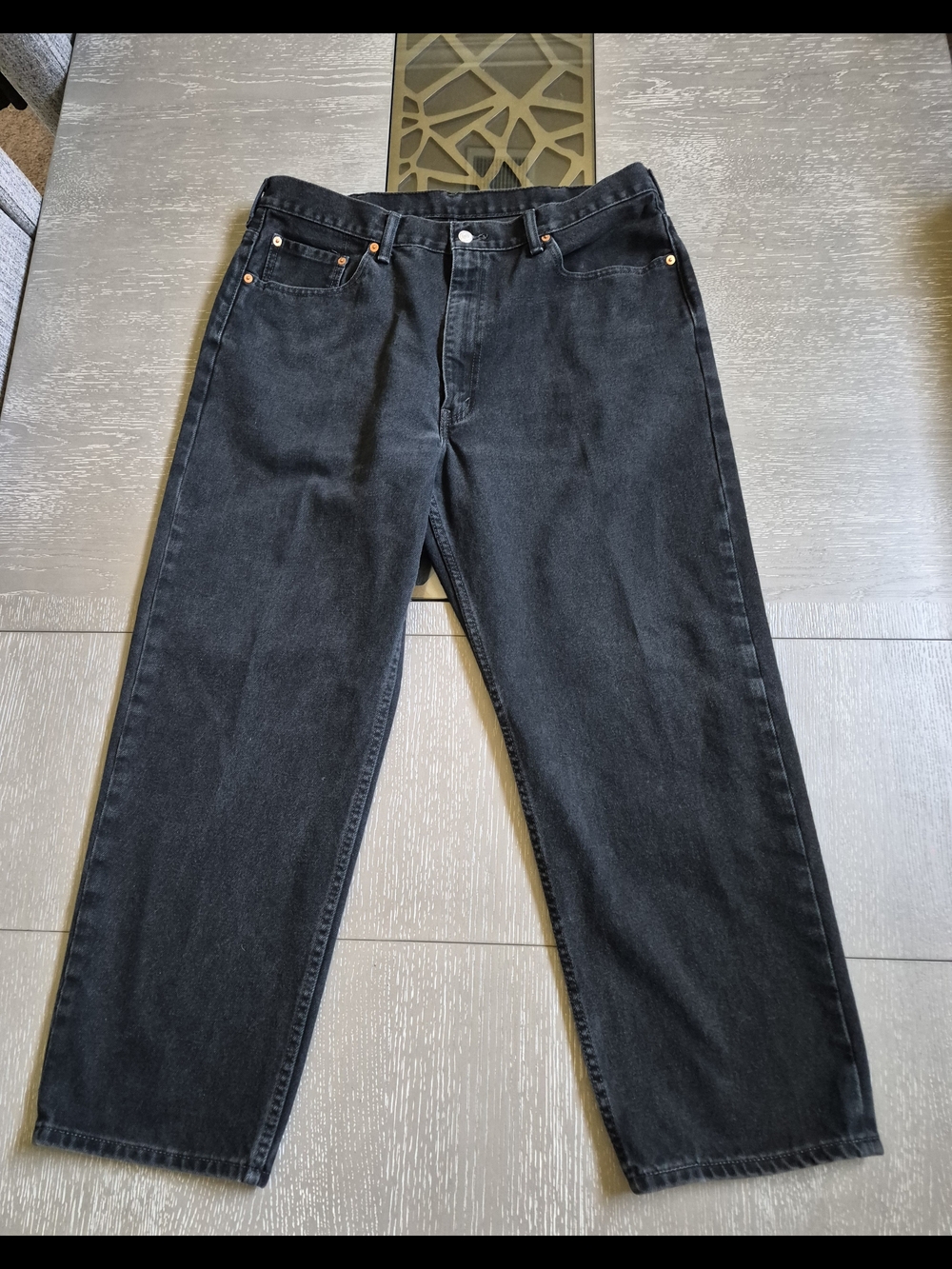 Classic Men's Black Straight-Leg Levi Jeans 550